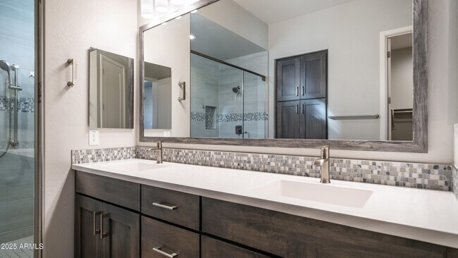 Building Photo - 23080 E Carriage Wy