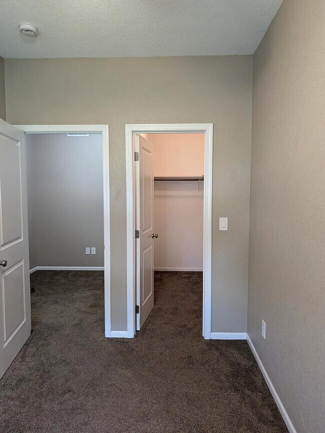 Building Photo - 3711 Marigold Dr