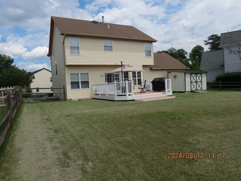 Building Photo - 5011 Jurel Ct
