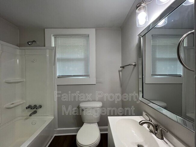 Building Photo - 2609 Ashe St