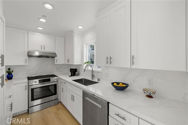 Building Photo - 1045 Gaviota Dr