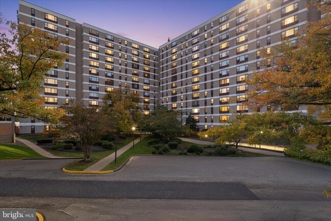 Building Photo - 4600 Duke St