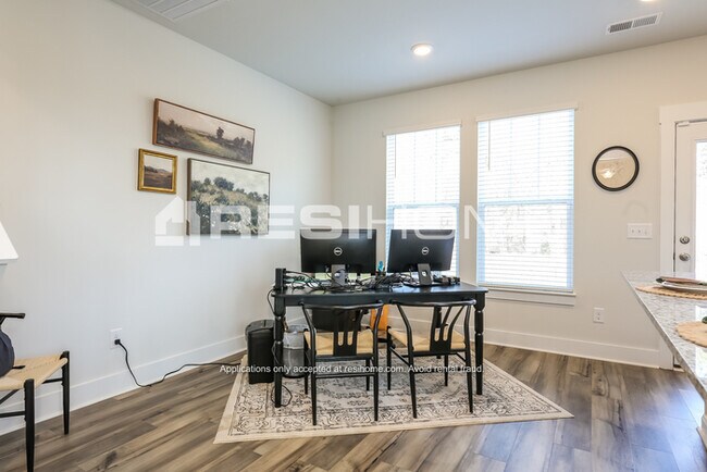 Building Photo - 156 Brooklet Trl