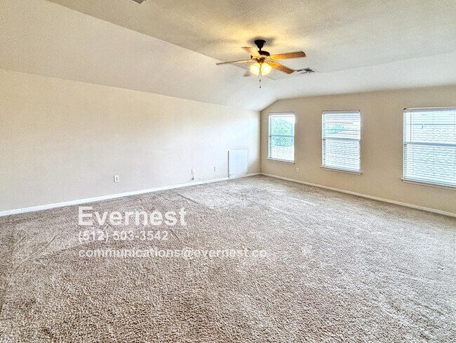 Building Photo - 4-Bedroom, 2.5-Bath Home with Easy Access ...