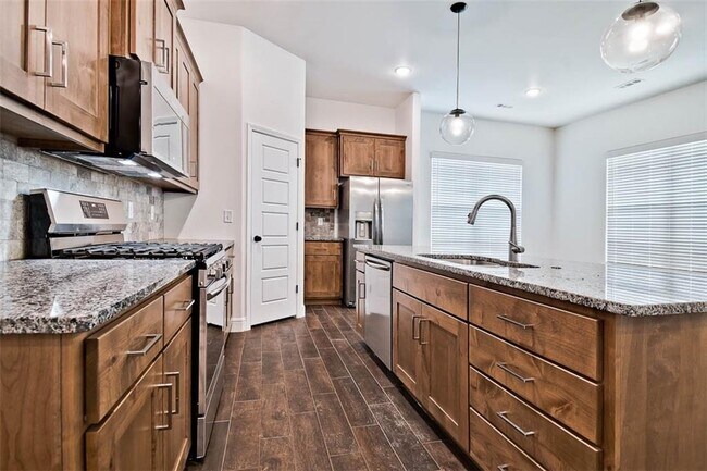 Building Photo - 2140 Bluestem Dr