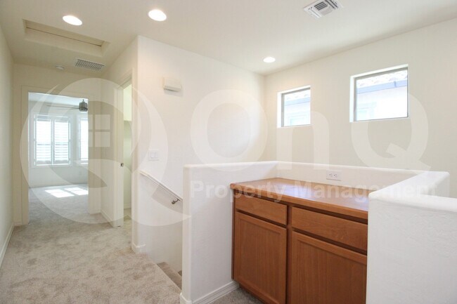 Building Photo - 1647 S 83rd Pl