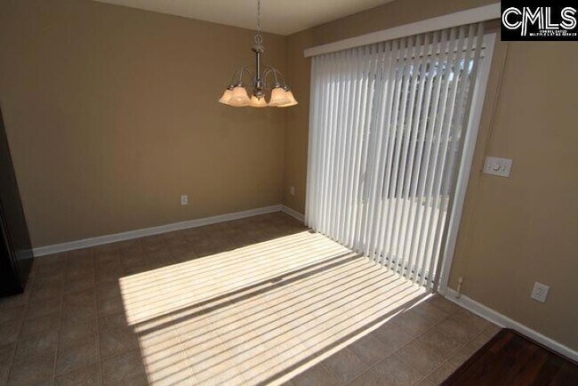 Building Photo - 5 Redbrush Ct