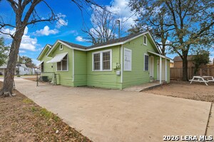 Building Photo - 1235 Sims Ave