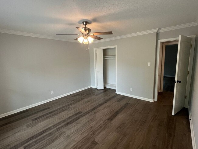 Building Photo - Sherwood Rental
