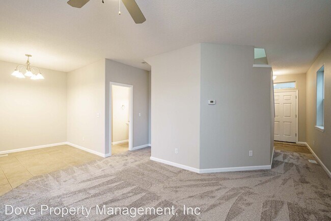Building Photo - 3 br, 2.5 bath House - 12412 NE 70th Circle