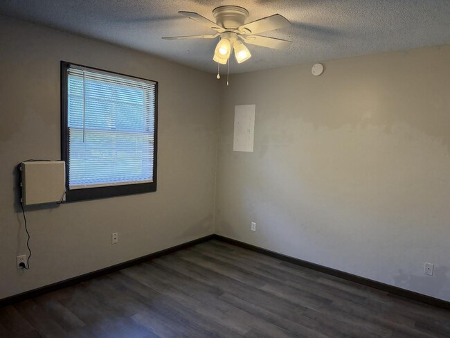 Building Photo - 714 N Campbell St