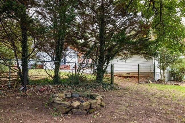 Building Photo - 5450 E Mountain St