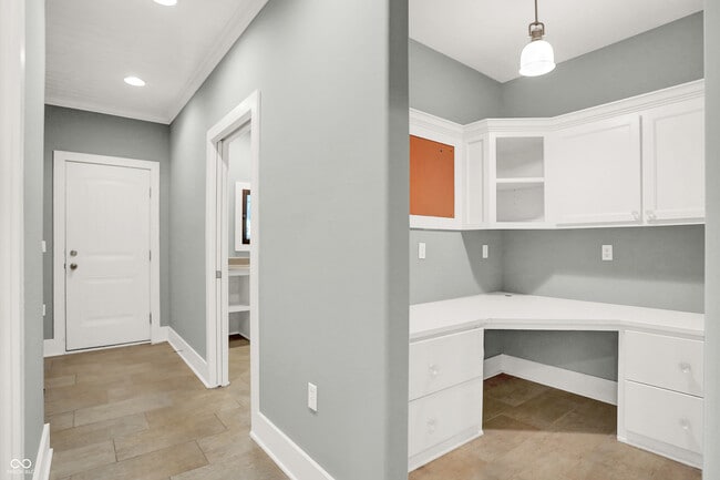 Building Photo - 16893 Oak Manor Dr