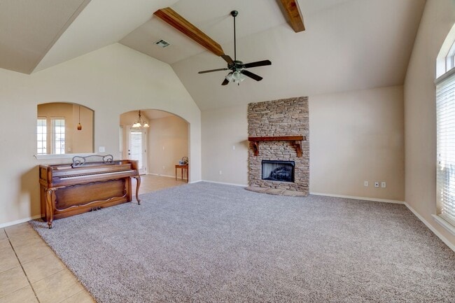 Building Photo - Tulsa Beauty Available Beginning of Januar...
