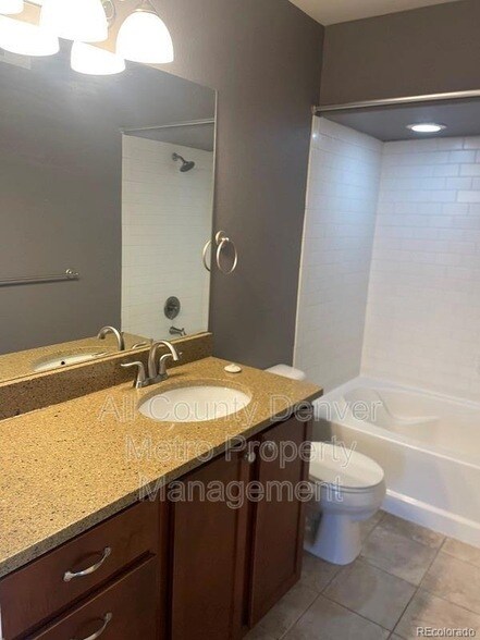 Building Photo - 5014 Everett St