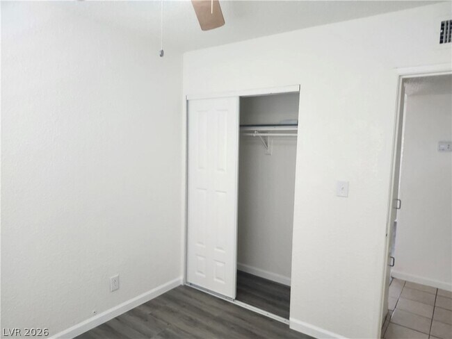 Building Photo - 2700 E Basswood Ave