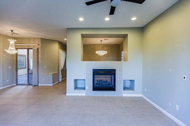 Building Photo - Queensridge Home
