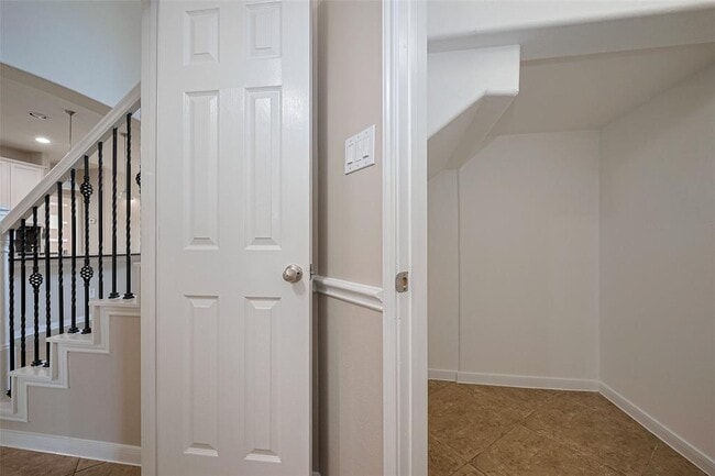 Building Photo - 5627 Granite Falls Ln