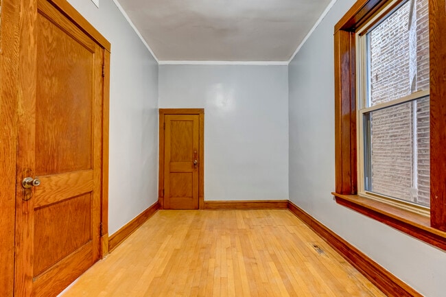 Building Photo - 2419 N Kostner Ave