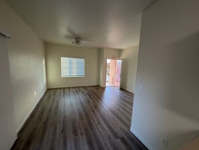 Building Photo - 6712 Edgeview Dr