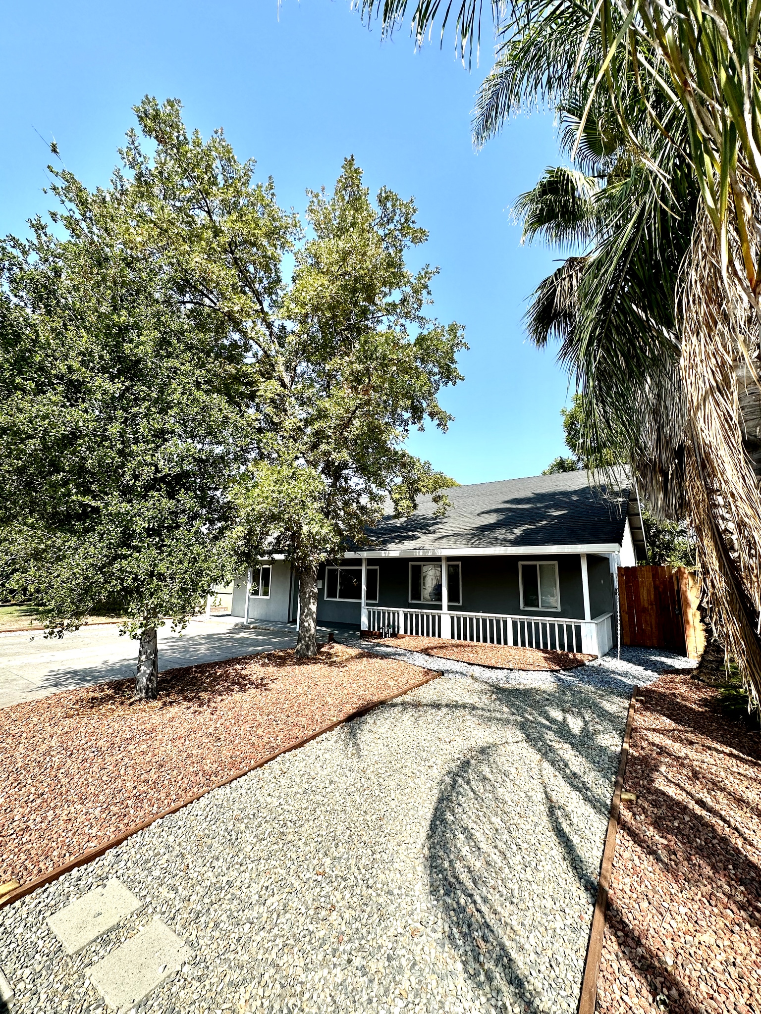 Building Photo - 2037 Robert Way