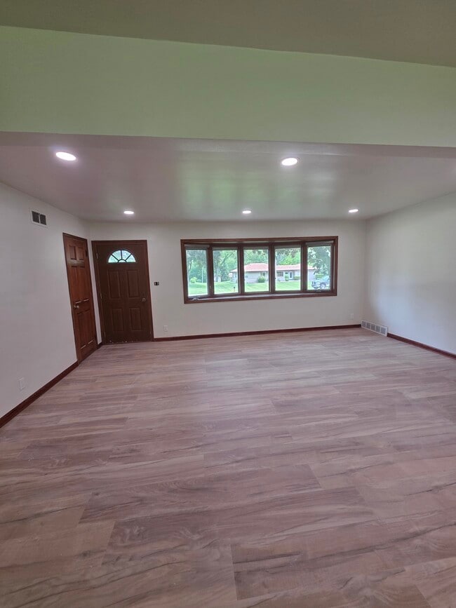 Building Photo - 4465 N 147th St