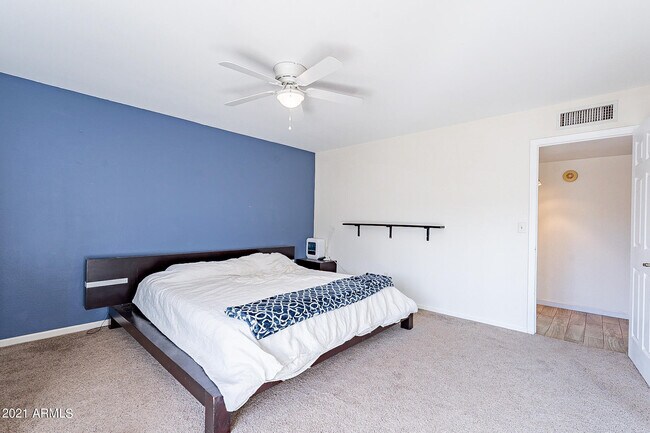 Building Photo - 4353 E Pearce Rd