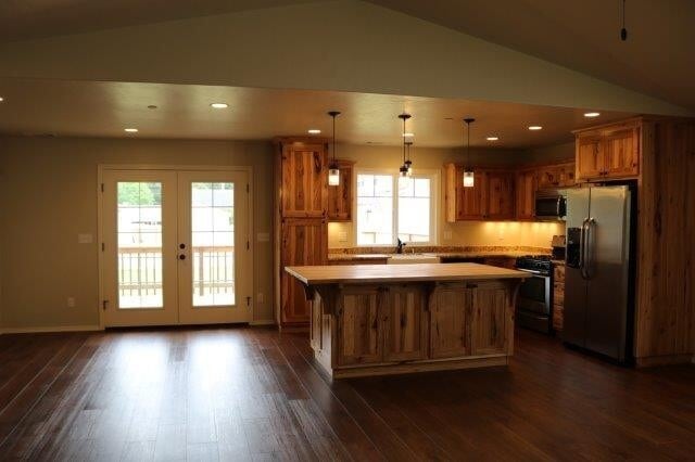 Building Photo - Henderson Center Gorgeous!  Executive Home, Beautiful finishes