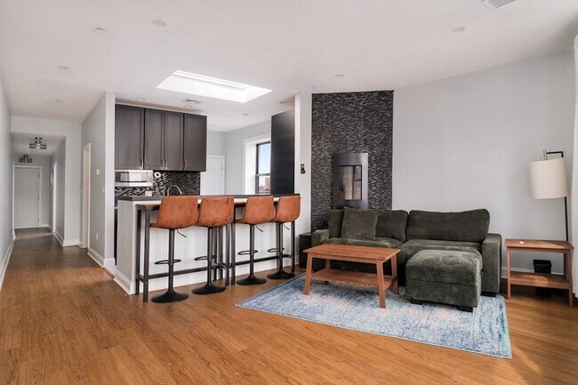 Building Photo - 188 North St