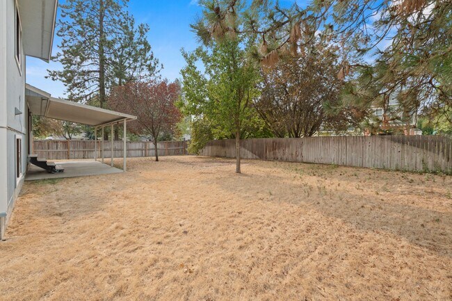Building Photo - Single-Family Residence for rent in south ...