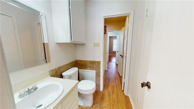 Building Photo - 805 San Pedro Dr