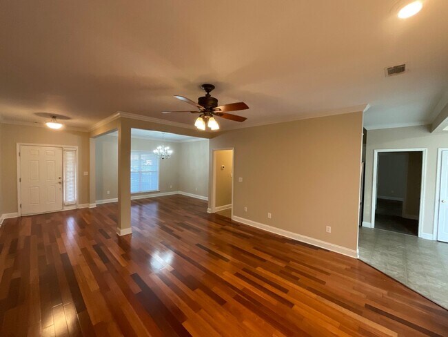 Building Photo - 852 Hamilton Ct