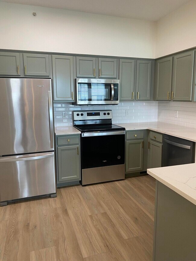 Building Photo - 9887 Baywinds Blvd