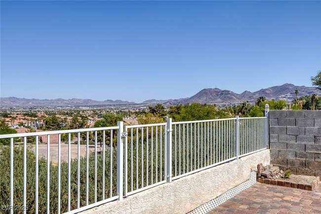 Building Photo - 1701 Duarte Dr