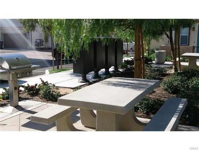 Building Photo - Newer Townhouse for lease in Eastvale.