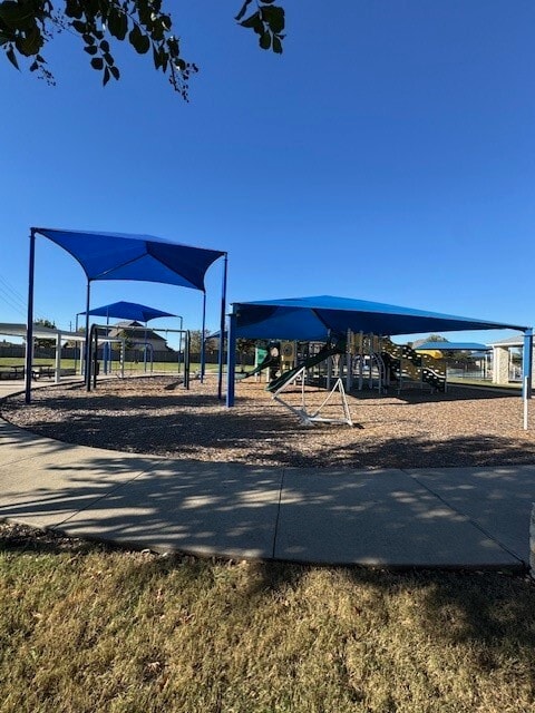 Building Photo - 5615 Cedar Cres Ct