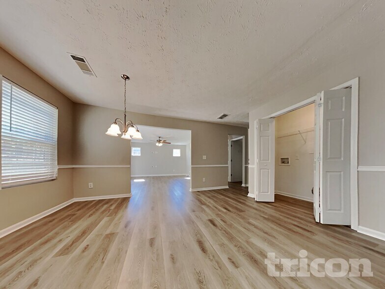 Building Photo - 130 Patterson Way