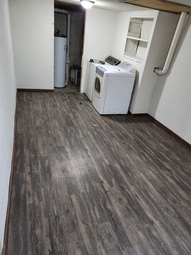 Building Photo - 1014 Sawyer Dr