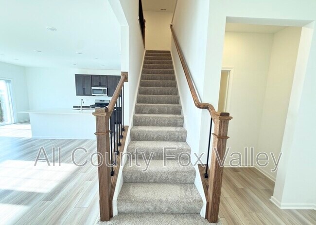 Building Photo - 1135 White Oak Cir