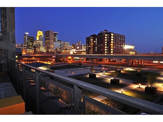 Building Photo - 525 N 3rd St