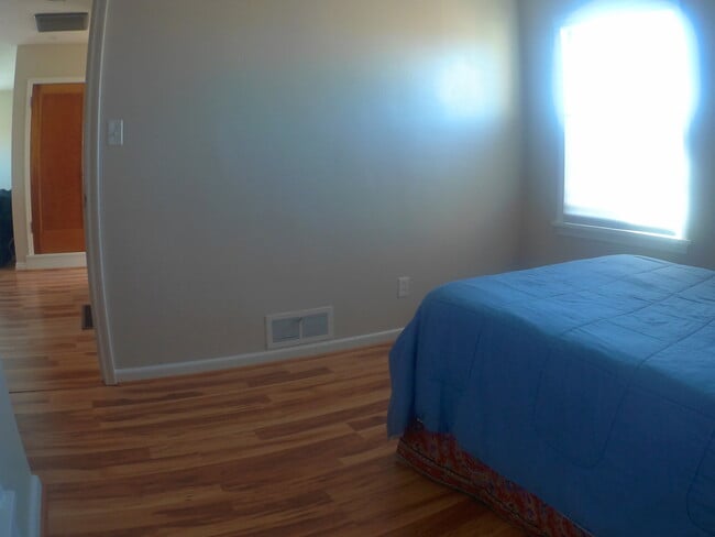 Building Photo - 4 Bed Beautiful Refurbished Sugarhouse Home