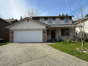 Building Photo - 4 Bed 2 Bath Home in Waterbury Meadows
