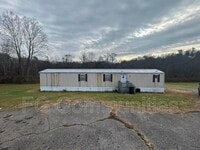 Building Photo - 1803 Breezewood Dr