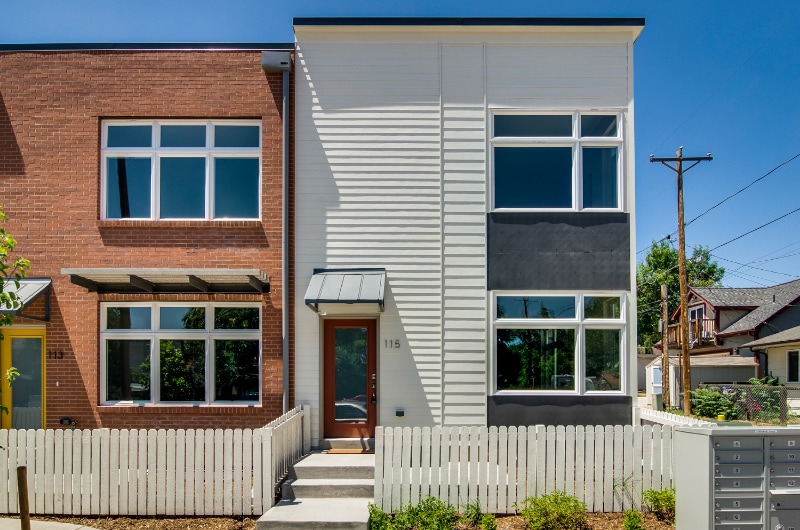 Primary Photo - 115 N Iowa Ave