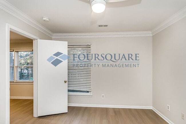 Building Photo - FRESHLY UPDATED CONDO in a PRIME RALEIGH LOCATION! 2 Bed w/ 2 en suite Bathrooms