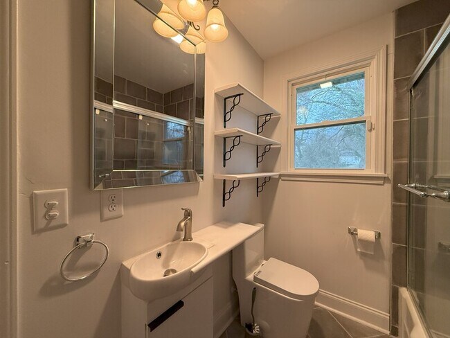 Building Photo - 2763 Catalina Ave