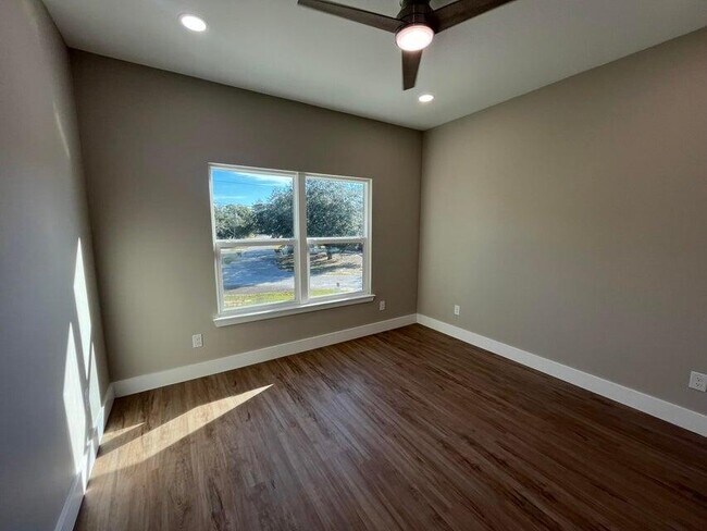 Building Photo - 2879 Leah's Ln