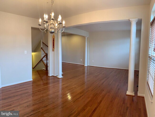 Building Photo - 2816 Admiral Ridge Rd