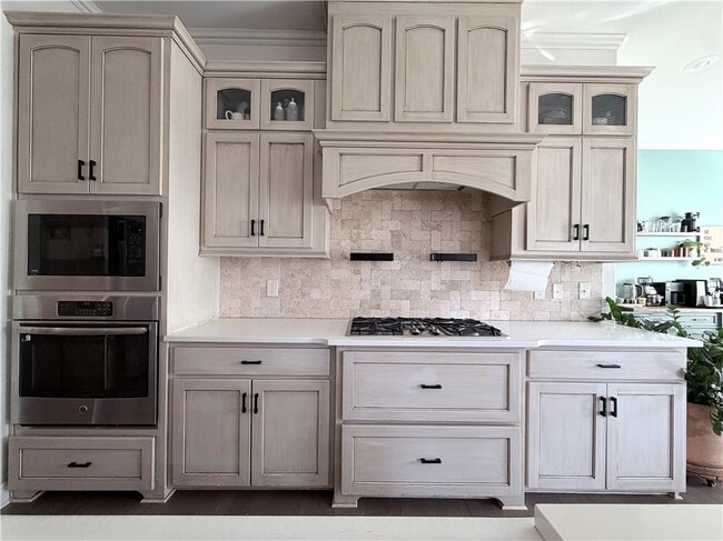 Building Photo - 609 SE Hendrix St