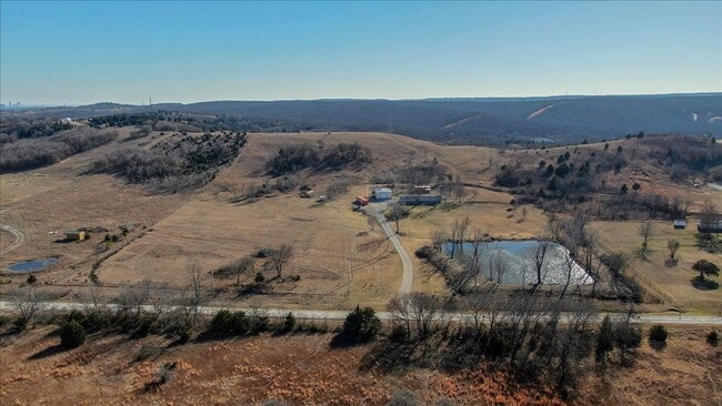 Building Photo - 6658 Bratton Rd